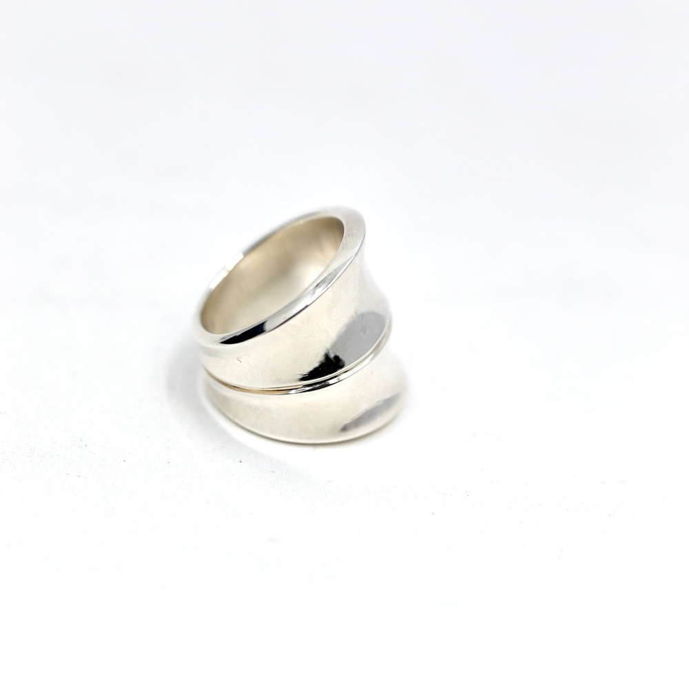 Gucci Ring Size 4.5 - Picture 9 of 12